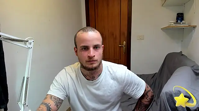 Snapshot of layneinchains chatting on 07-18-26, 03:09 layneinchains online show from 07-18-26, 03:09
