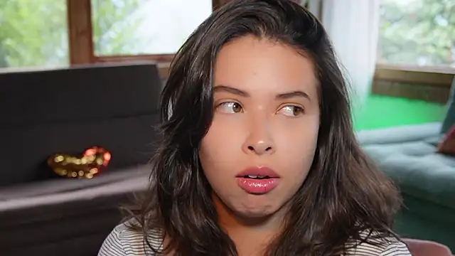 Snapshot of Kozzy_ chatting on 02-13-26, 08:53 Kozzy online show from 02-13-26, 08:53