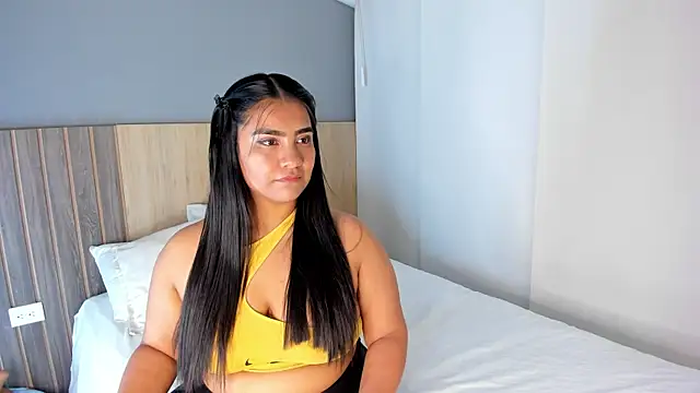 hannnasmith online show from 11-06-25, 02:59