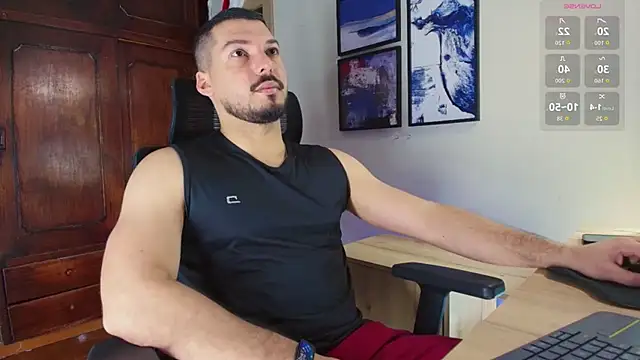 Snapshot of HenryBenso chatting on 12-16-25, 08:46 HenryBenso online show from 12-16-25, 08:46