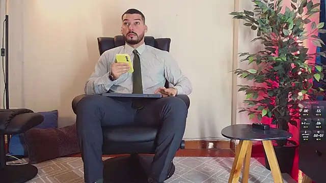 Snapshot of HenryBenso chatting on 09-08-25, 05:56 HenryBenso online show from 09-08-25, 05:56