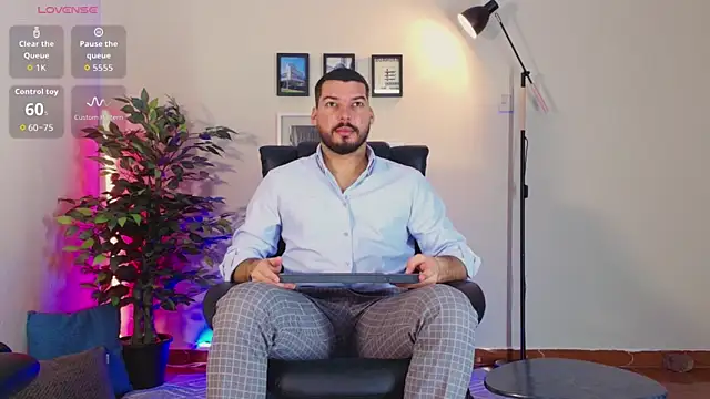 Snapshot of HenryBenso chatting on 10-16-25, 04:26 HenryBenso online show from 10-16-25, 04:26