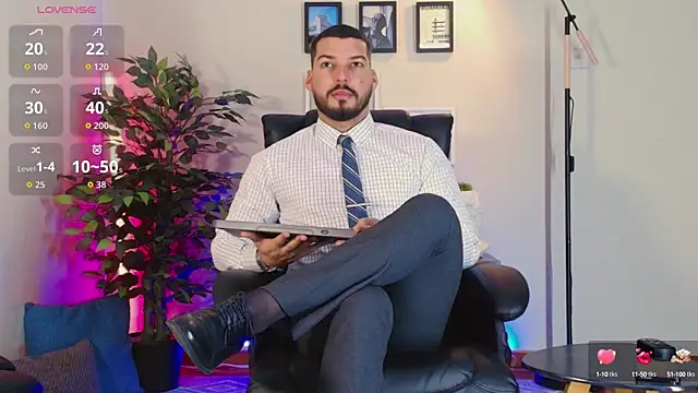 Snapshot of HenryBenso chatting on 10-13-25, 06:09 HenryBenso online show from 10-13-25, 06:09