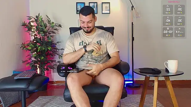 Snapshot of HenryBenso chatting on 01-12-26, 04:25 HenryBenso online show from 01-12-26, 04:25