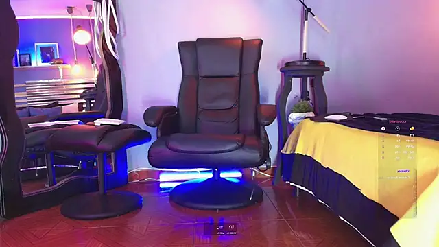 Snapshot of HenryBenso chatting on 03-06-25, 10:30 HenryBenso online show from 03-06-25, 10:30