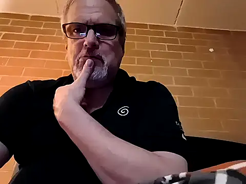 Naked Sk8r online show from 05-06-26, 03:21