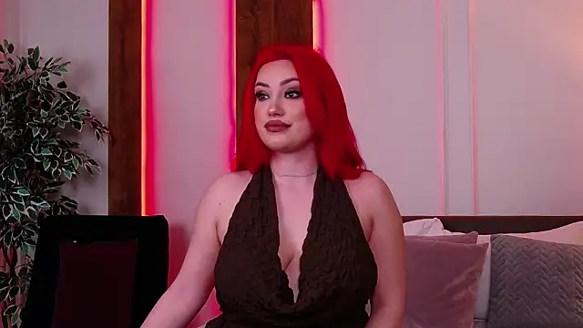 Snapshot of EmyHilton chatting on 02-16-26, 06:12 EmyHilton online show from 02-16-26, 06:12