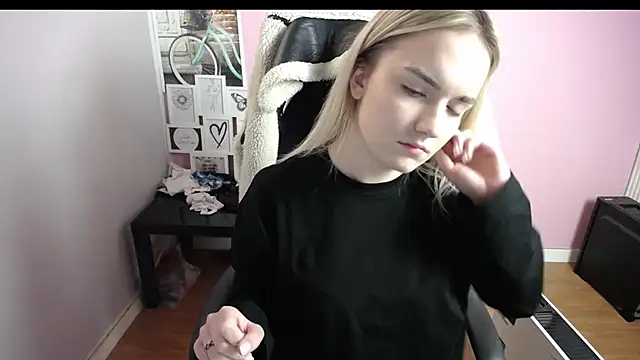 viktoria lovely online show from 12-19-25, 12:40