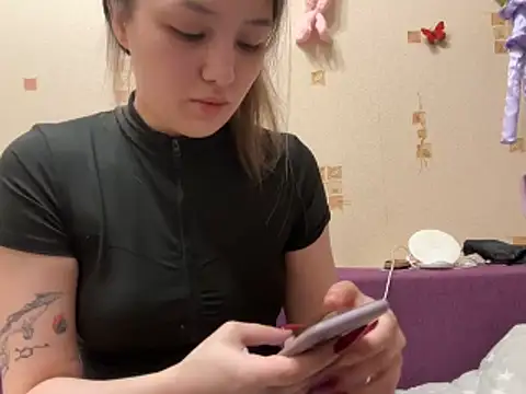 Snapshot of Roni_Cox chatting on 03-20-26, 08:15 Roni Cox online show from 03-20-26, 08:15