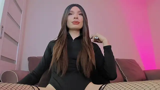 monicastark  online show from 10-20-25, 05:02