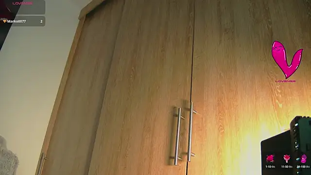 aidaadams online show from 10-12-25, 09:21