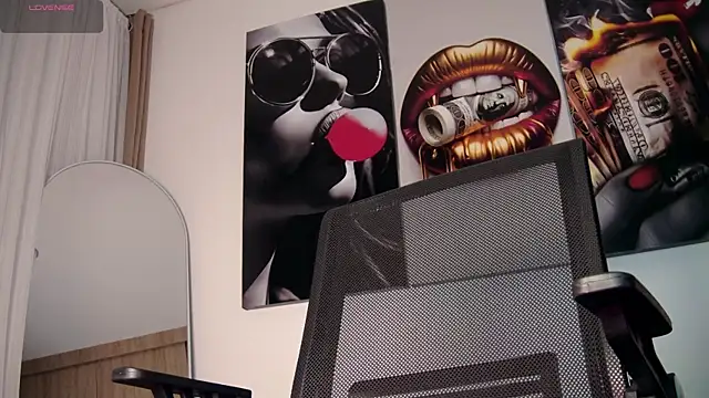 aidaadams online show from 12-22-25, 10:04