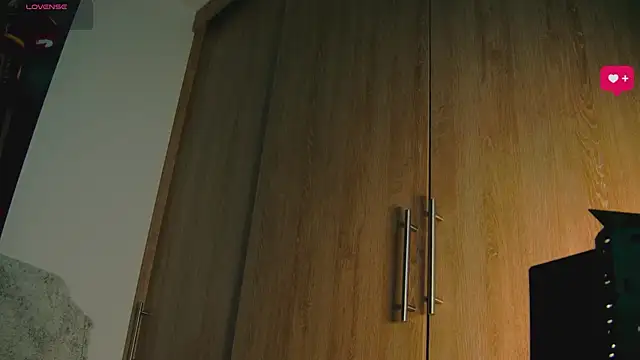 aidaadams online show from 10-10-25, 10:16