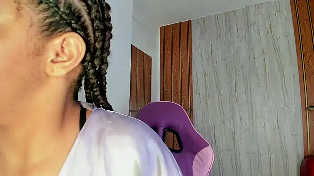 Alika01 online show from 10-04-25, 01:45