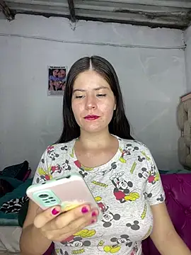 Snapshot of Hotnightsexxx chatting on 02-15-25, 10:42 Hotnightsexxx online show from 02-15-25, 10:42