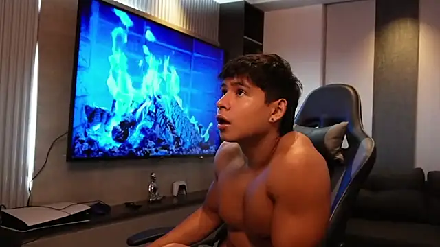 Snapshot of Bray_Kevin chatting on 04-08-26, 02:02 Bray Kevin online show from 04-08-26, 02:02