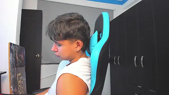 Bray Kevin online show from 11-08-25, 01:42