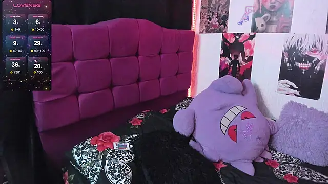 Snapshot of Violetx_moon chatting on 07-14-26, 02:05 Violetx moon online show from 07-14-26, 02:05