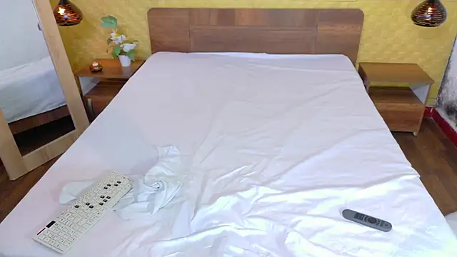 Mrs booty online show from 10-20-25, 03:01