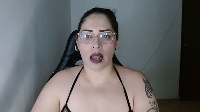 Snapshot of natashasmithe chatting on 03-03-26, 01:23 natashasmithe online show from 03-03-26, 01:23