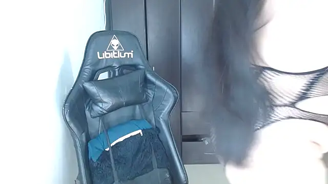 Snapshot of natashasmithe chatting on 01-06-26, 01:31 natashasmithe online show from 01-06-26, 01:31