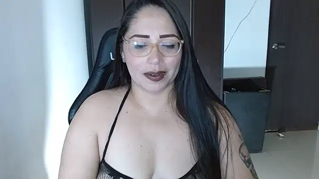 Snapshot of natashasmithe chatting on 10-29-25, 12:53 natashasmithe online show from 10-29-25, 12:53