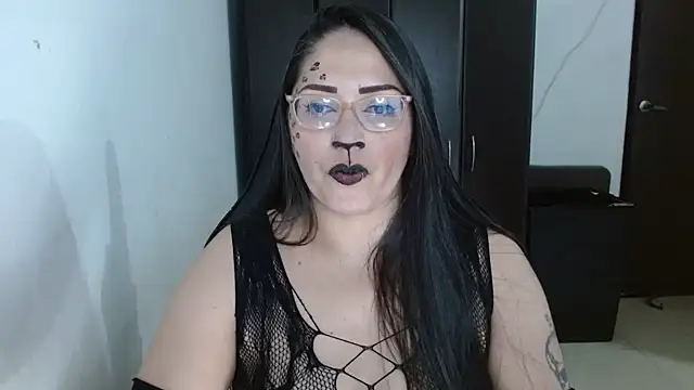 Snapshot of natashasmithe chatting on 10-31-25, 01:02 natashasmithe online show from 10-31-25, 01:02