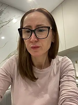 LauraDavis online show from 03-05-26, 01:30