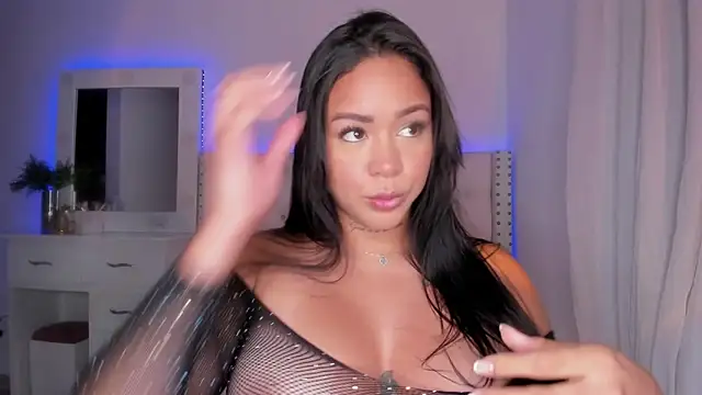 IsabelaVanegas  online show from 02-21-25, 03:34