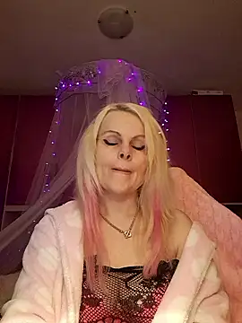 Snapshot of Angeldevilus chatting on 01-17-26, 02:15 Angeldevilus online show from 01-17-26, 02:15