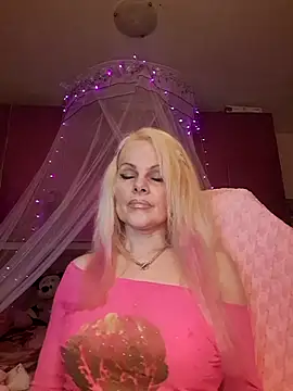 Snapshot of Angeldevilus chatting on 02-05-26, 11:33 Angeldevilus online show from 02-05-26, 11:33