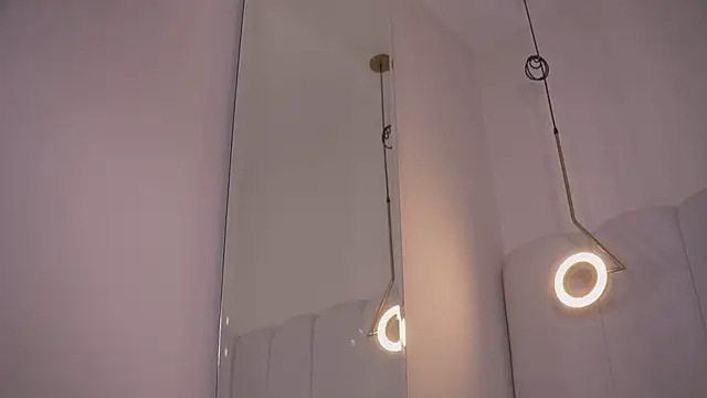 Abby-me online show from 11-20-25, 01:01