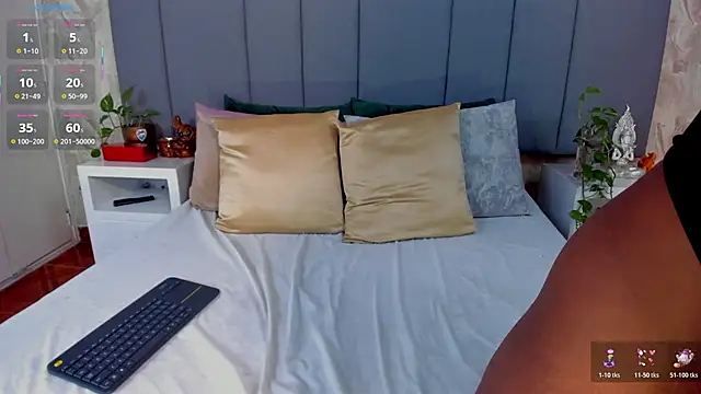 JulianaMiller online show from 11-04-25, 01:09