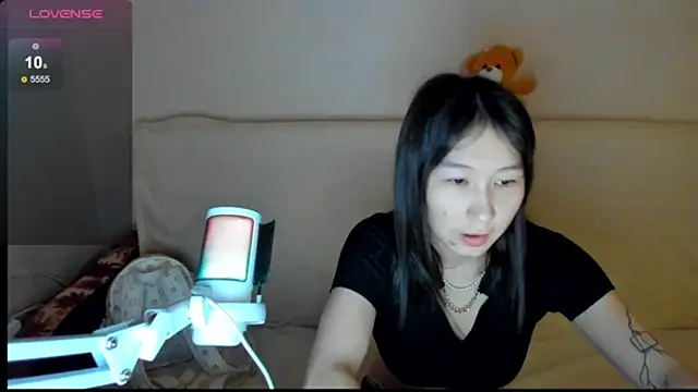 SaraXray online show from 10-30-25, 01:26