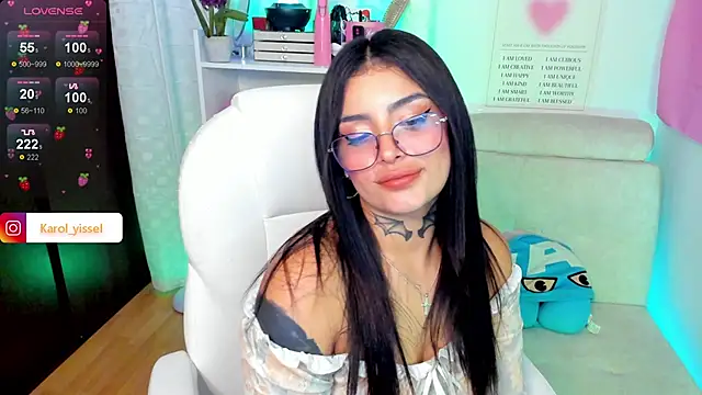 Snapshot of Hinataw33d01 chatting on 02-13-25, 05:37 Hinataw33d01 online show from 02-13-25, 05:37