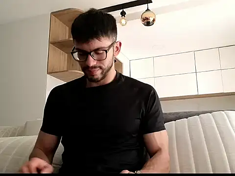 Snapshot of Phantom_Bigger1 chatting on 12-18-25, 02:32 Phantom Bigger1 online show from 12-18-25, 02:32