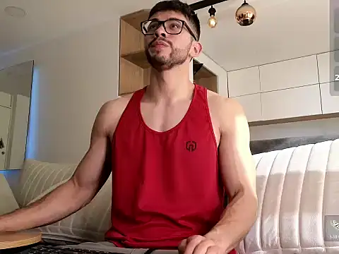 Snapshot of Phantom_Bigger1 chatting on 12-15-25, 01:28 Phantom Bigger1 online show from 12-15-25, 01:28