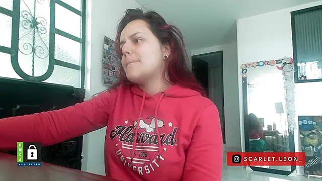 Scarletleon77 online show from 12-04-25, 05:23