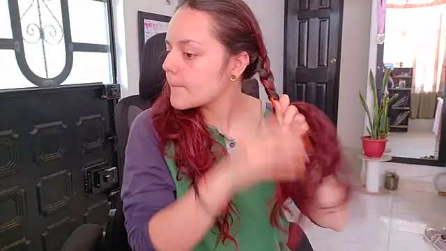 Scarletleon77 online show from 06-01-26, 03:11