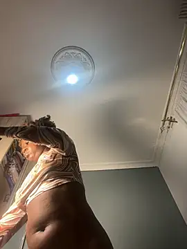 leslie bebby2 online show from 04-19-26, 02:23