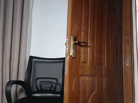 leslie bebby2 online show from 04-10-26, 12:39