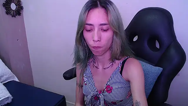 Erika Stevens online show from 11-23-25, 04:06