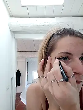 Snapshot of Cristina02 chatting on 05-01-26, 09:25 Cristina02 online show from 05-01-26, 09:25