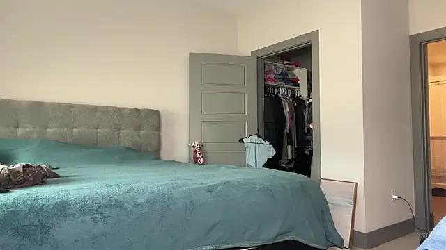 ElenaErickson online show from 02-17-25, 07:33