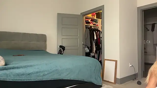 ElenaErickson online show from 12-02-24, 07:44