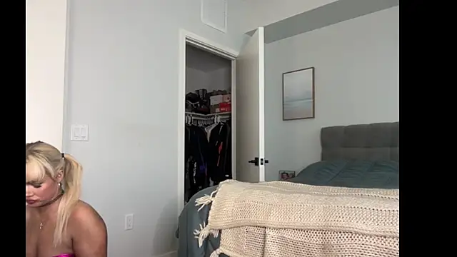 ElenaErickson online show from 01-12-26, 07:42