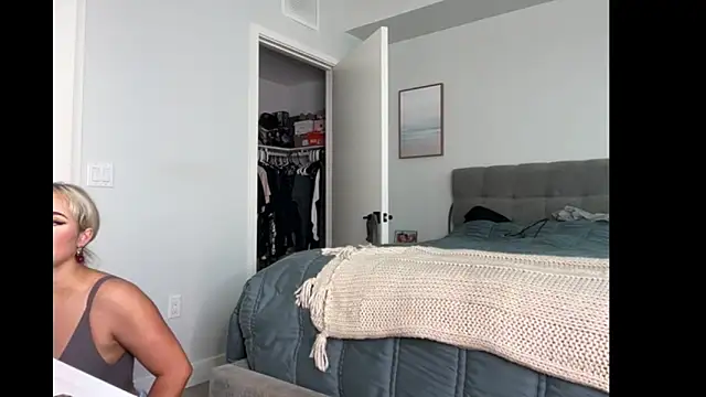 ElenaErickson online show from 10-13-25, 07:59