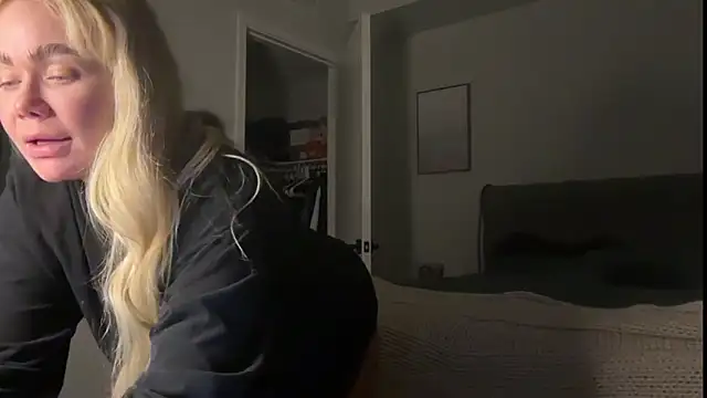 ElenaErickson online show from 11-12-25, 04:38