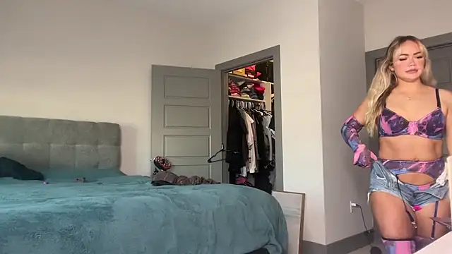 ElenaErickson online show from 12-30-24, 10:45