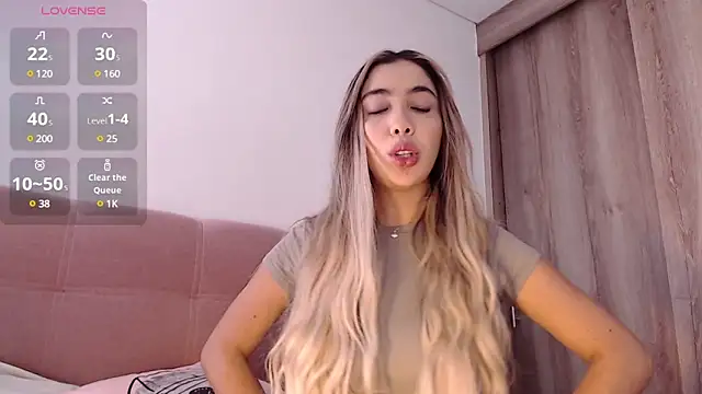 Snapshot of Marian_se chatting on 03-18-25, 02:39 Marian se online show from 03-18-25, 02:39